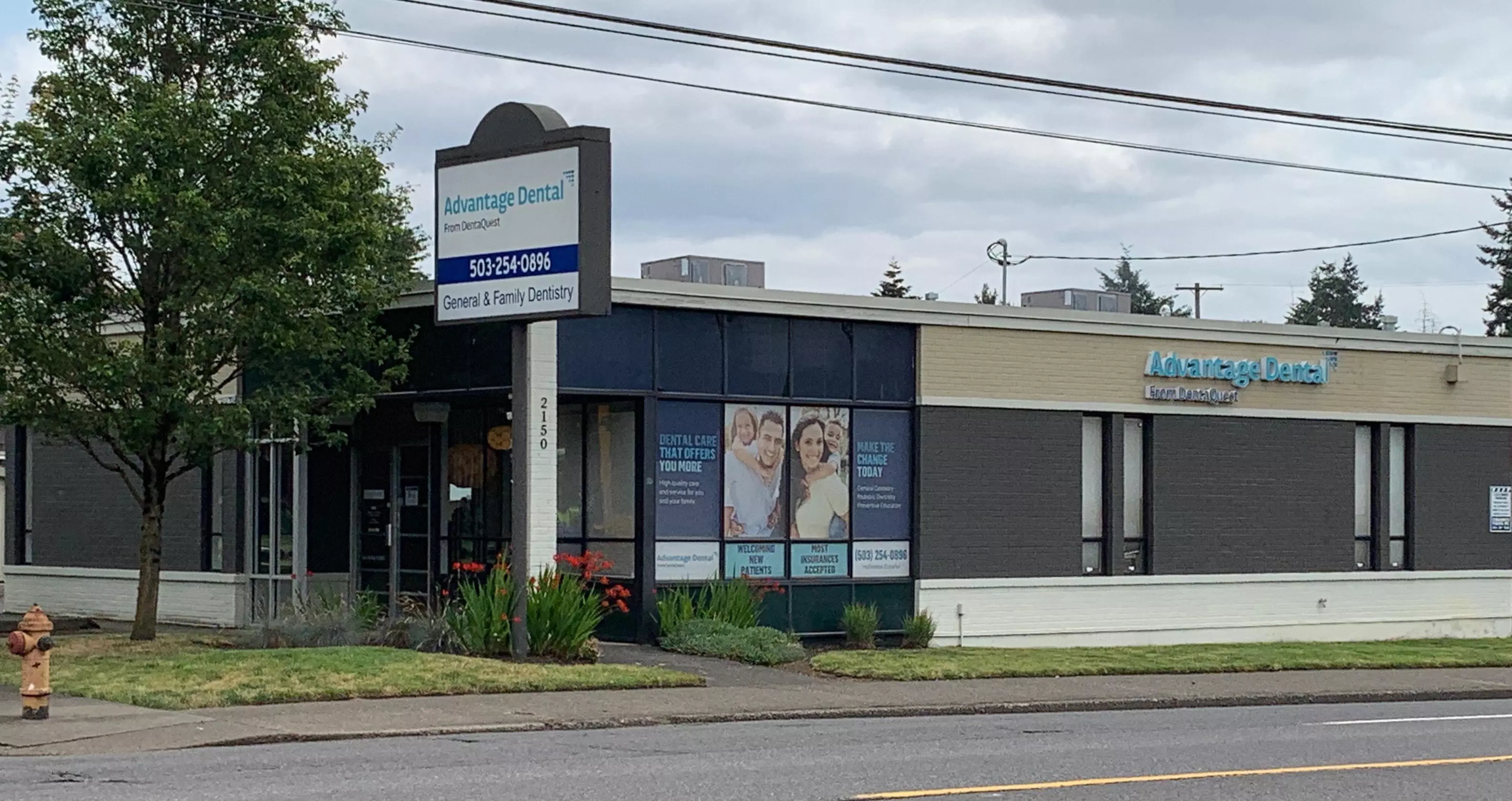 Advantage Dental+ Portland 82nd Ave storefront.